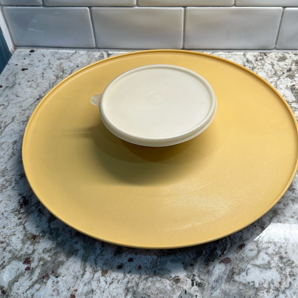 Vintage Tupperware dip and platter set